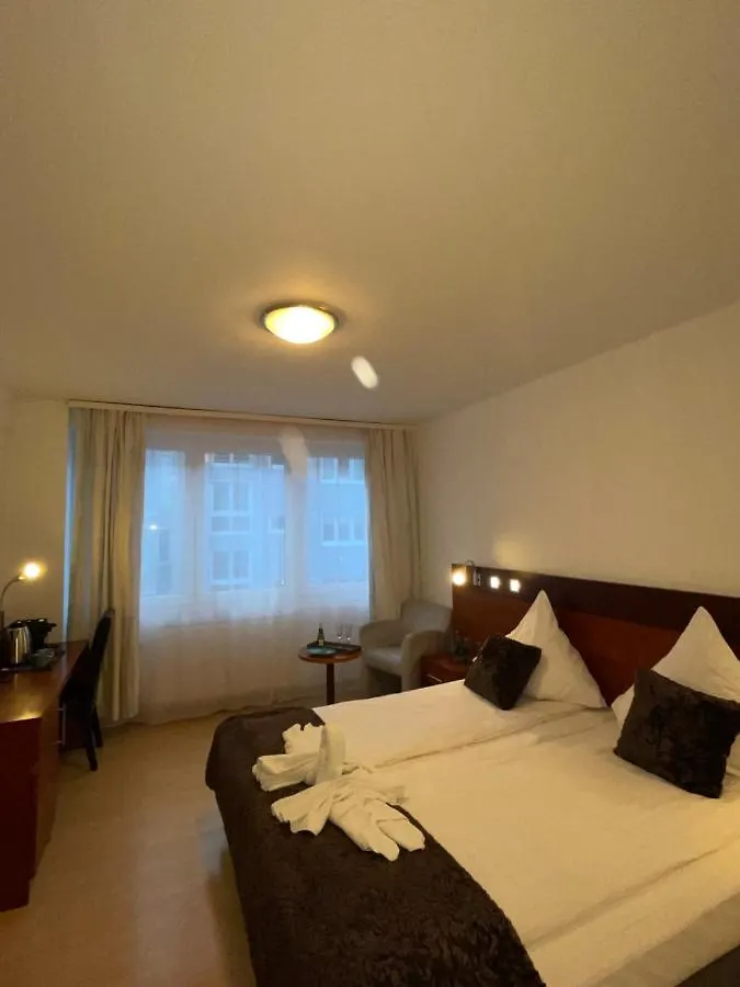 Griffin Hotel Am Neumarkt Cologne 3*,
