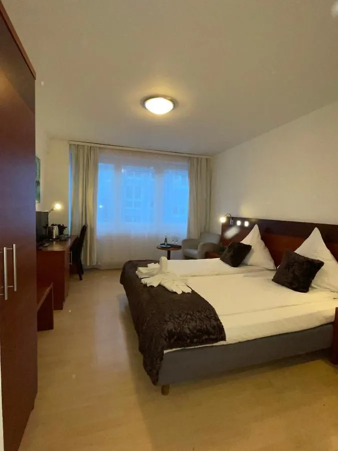 Griffin Hotel Am Neumarkt location