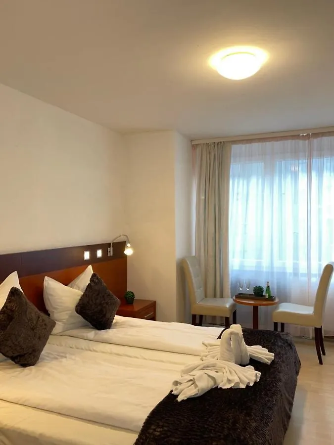 Griffin Hotel Am Neumarkt Cologne Germany